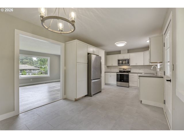 13651 Sw 63RD Ave, Portland, OR 97219