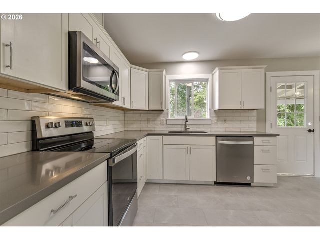 13651 Sw 63RD Ave, Portland, OR 97219