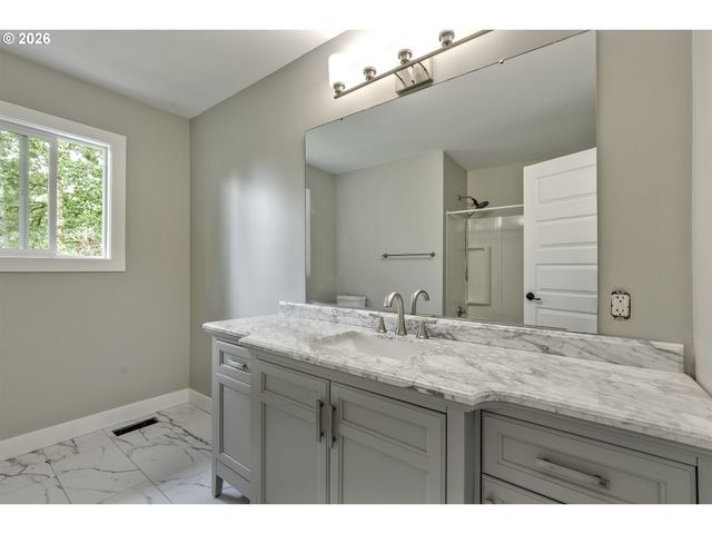 13651 Sw 63RD Ave, Portland, OR 97219