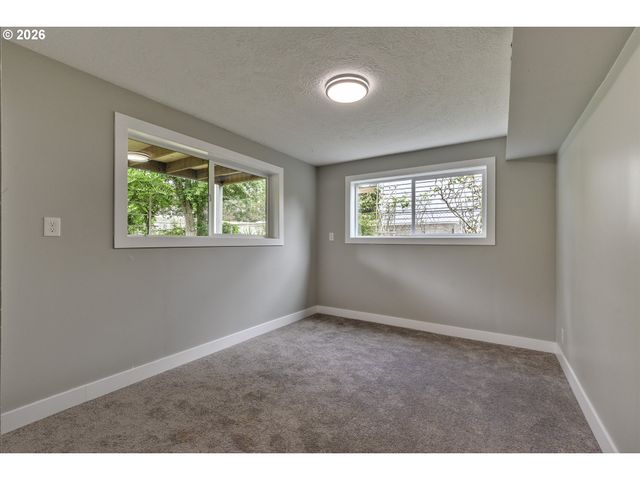 13651 Sw 63RD Ave, Portland, OR 97219