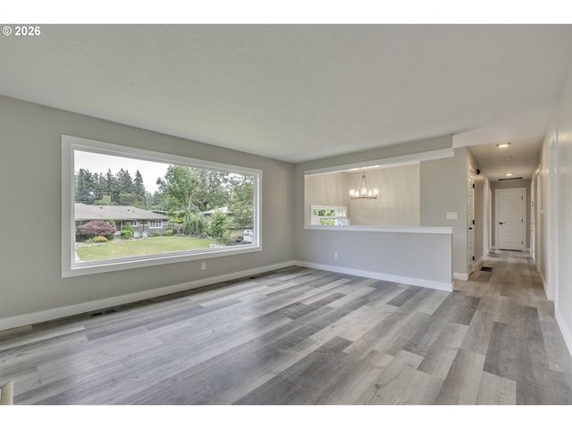 13651 Sw 63RD Ave, Portland, OR 97219