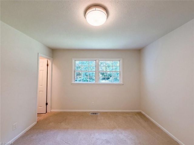 4154 Edgeware Road, Winston-salem, NC 27106