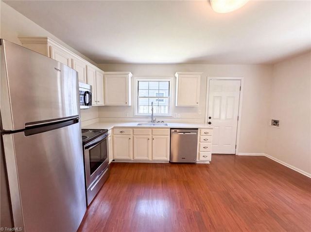 4154 Edgeware Road, Winston-salem, NC 27106