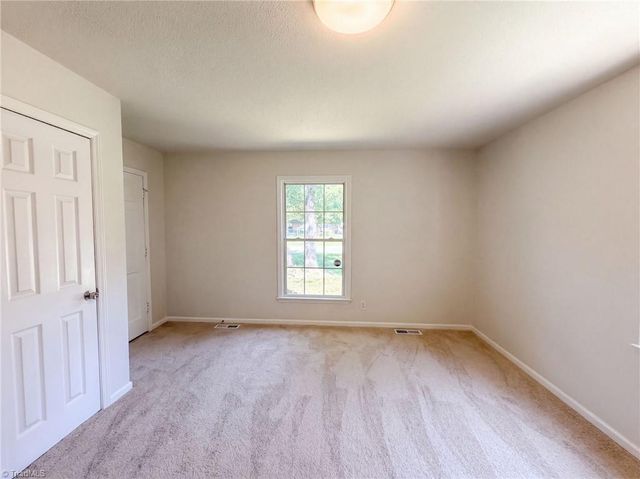 4154 Edgeware Road, Winston-salem, NC 27106