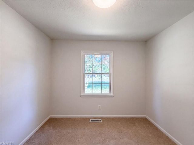 4154 Edgeware Road, Winston-salem, NC 27106