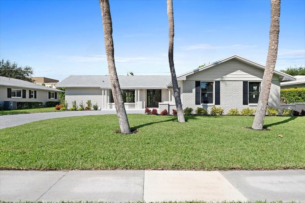 11569 Landing Place, North Palm Beach, FL 33408