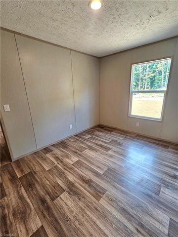 210 Westview Drive, Mount Airy, NC 27030