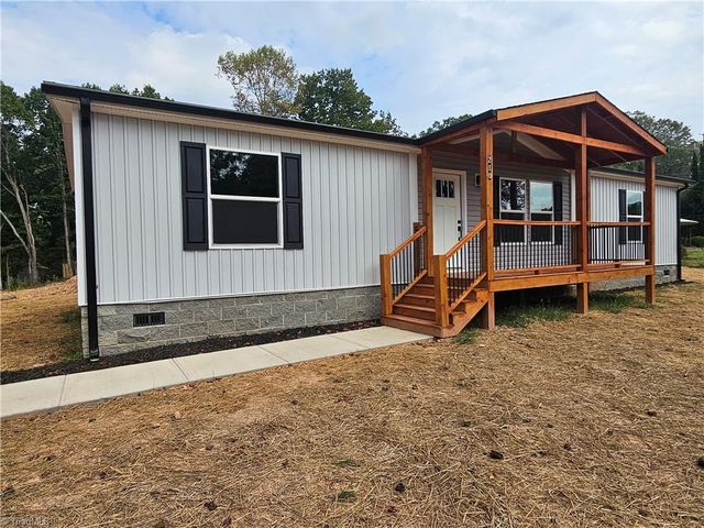 210 Westview Drive, Mount Airy, NC 27030