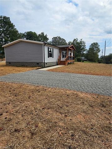 210 Westview Drive, Mount Airy, NC 27030