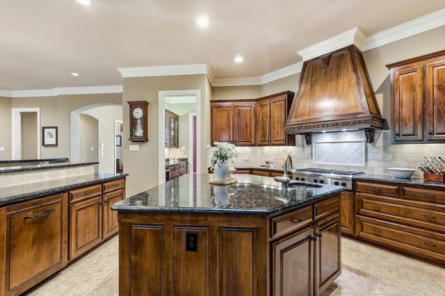 2726 Country Club Road, Pantego, TX 76013