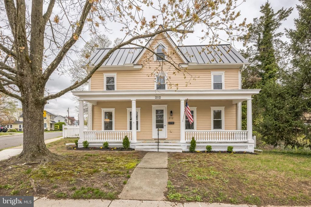 212 S MAIN ST, Woodstown, NJ 08098
