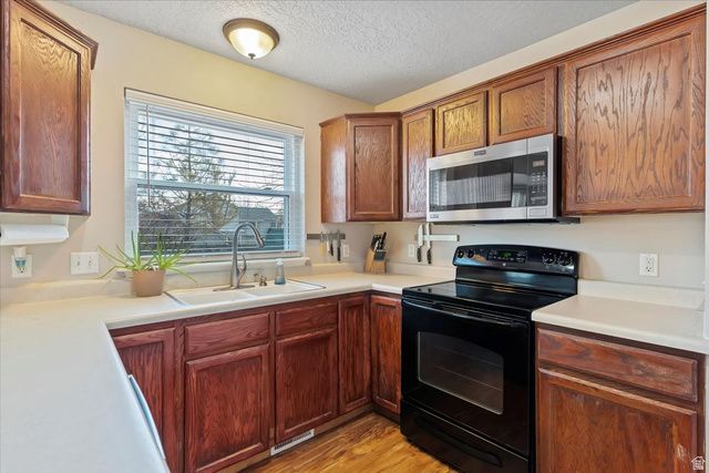 2013 S 1575 W, Syracuse, UT 84075