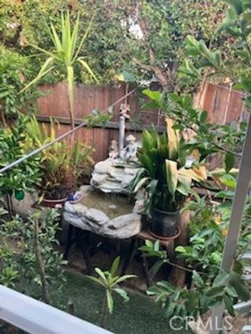 21001 Plummer Street 107, Chatsworth (los Angeles), CA 91311