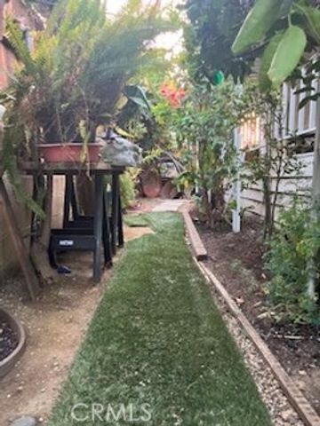 21001 Plummer Street 107, Chatsworth (los Angeles), CA 91311