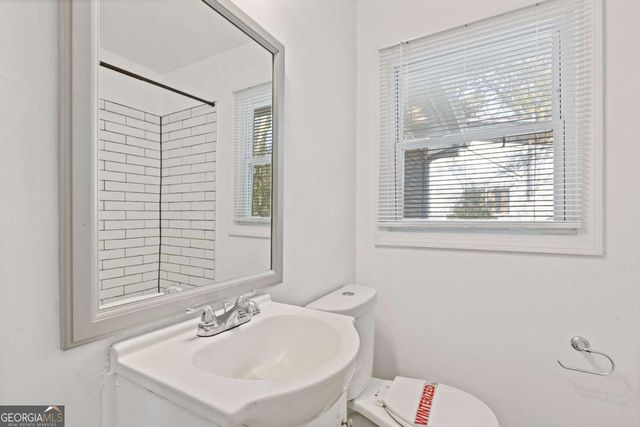 433 W Lake Avenue NW, Atlanta, GA 30318