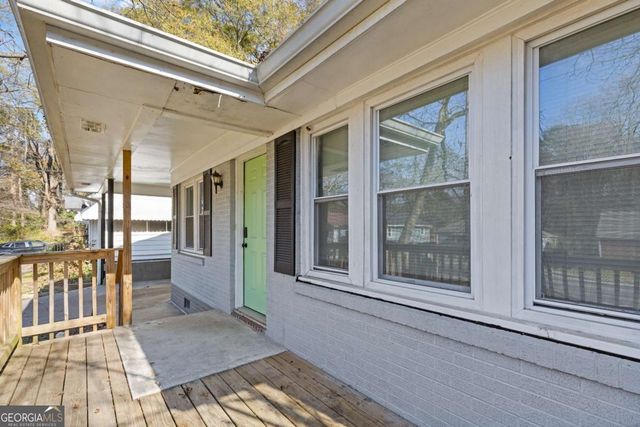 433 W Lake Avenue NW, Atlanta, GA 30318