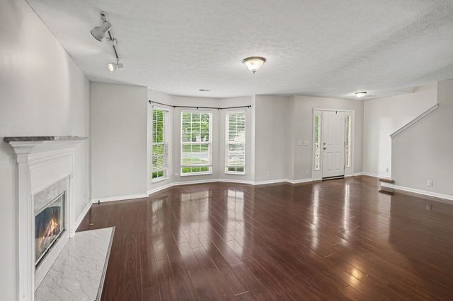 2667 Paradise Dr, Spring Hill, TN 37174