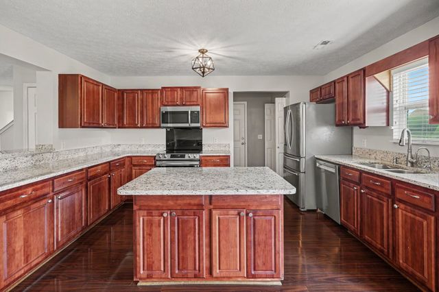 2667 Paradise Dr, Spring Hill, TN 37174