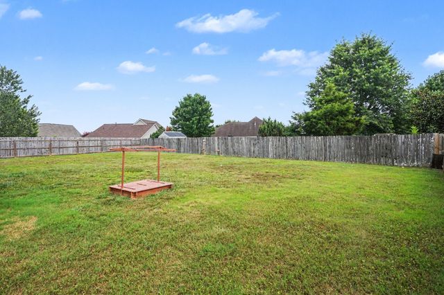 2667 Paradise Dr, Spring Hill, TN 37174