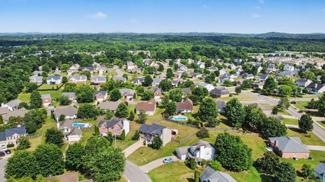 2667 Paradise Dr, Spring Hill, TN 37174