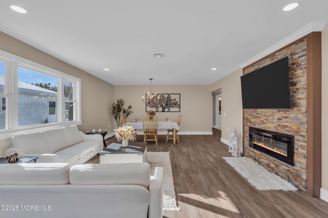 46 La Dunette Drive, Toms River, NJ 08757