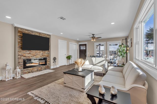 46 La Dunette Drive, Toms River, NJ 08757