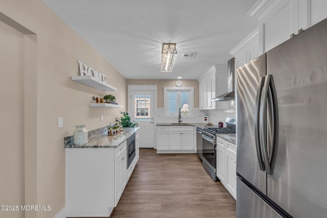 46 La Dunette Drive, Toms River, NJ 08757