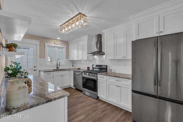 46 La Dunette Drive, Toms River, NJ 08757