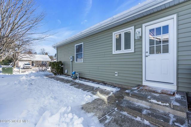 46 La Dunette Drive, Toms River, NJ 08757