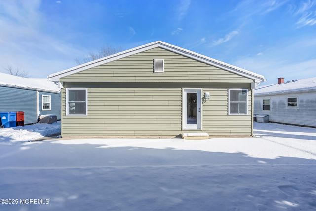 46 La Dunette Drive, Toms River, NJ 08757