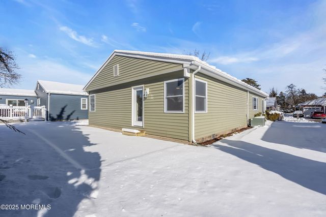 46 La Dunette Drive, Toms River, NJ 08757