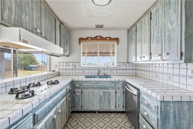 13050 Alexander Street, Sylmar, CA 91342