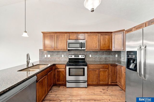 8915 Blacksmith Court, Lincoln, NE 68507