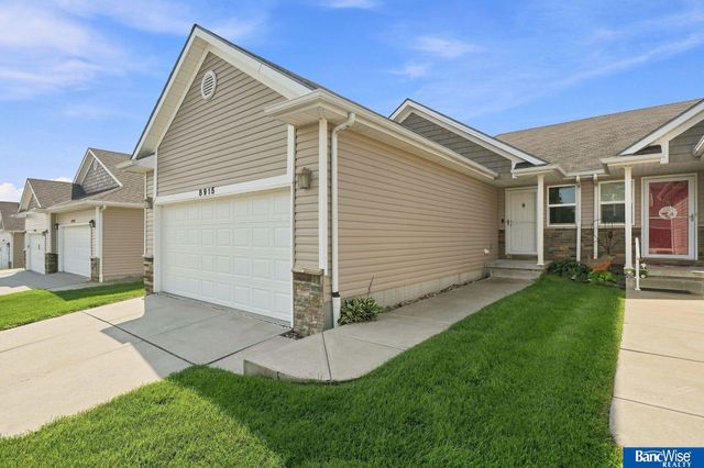 8915 Blacksmith Court, Lincoln, NE 68507