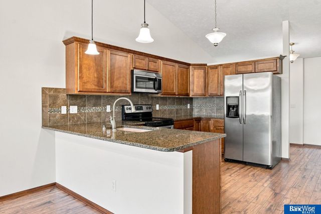 8915 Blacksmith Court, Lincoln, NE 68507