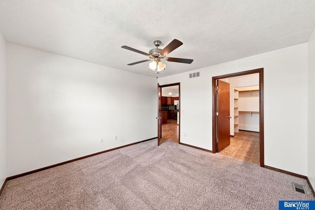 8915 Blacksmith Court, Lincoln, NE 68507