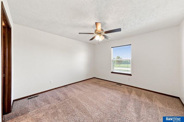 8915 Blacksmith Court, Lincoln, NE 68507
