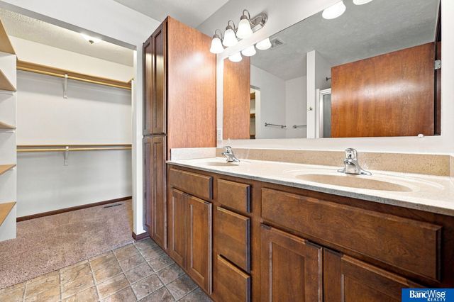 8915 Blacksmith Court, Lincoln, NE 68507