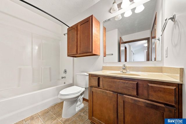 8915 Blacksmith Court, Lincoln, NE 68507