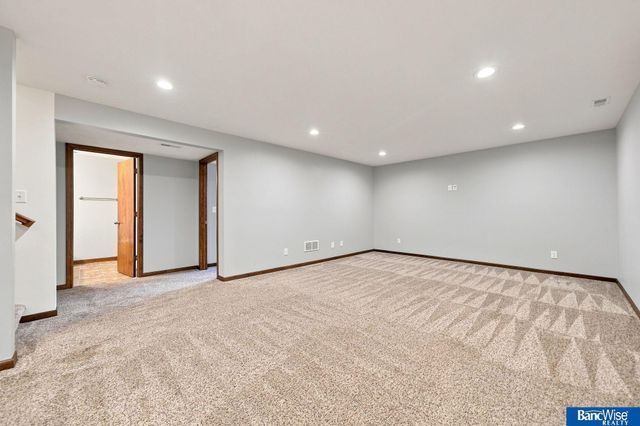 8915 Blacksmith Court, Lincoln, NE 68507