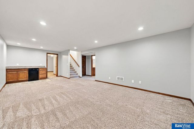 8915 Blacksmith Court, Lincoln, NE 68507