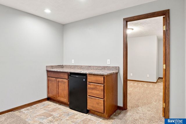8915 Blacksmith Court, Lincoln, NE 68507
