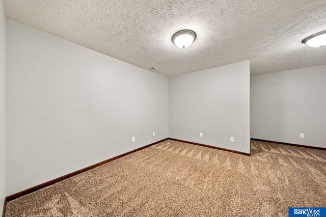8915 Blacksmith Court, Lincoln, NE 68507
