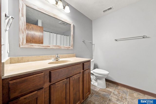 8915 Blacksmith Court, Lincoln, NE 68507
