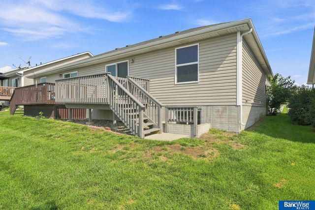 8915 Blacksmith Court, Lincoln, NE 68507