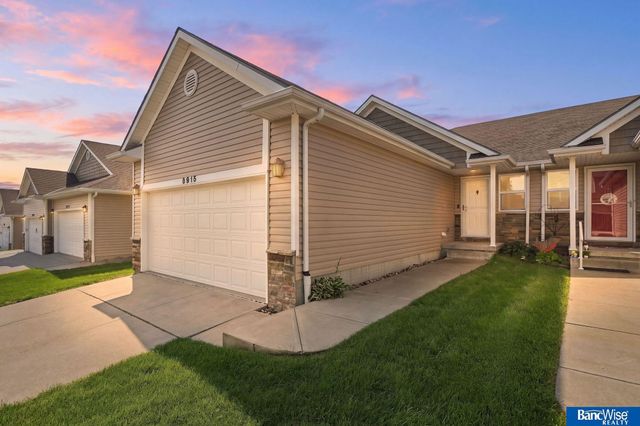 8915 Blacksmith Court, Lincoln, NE 68507