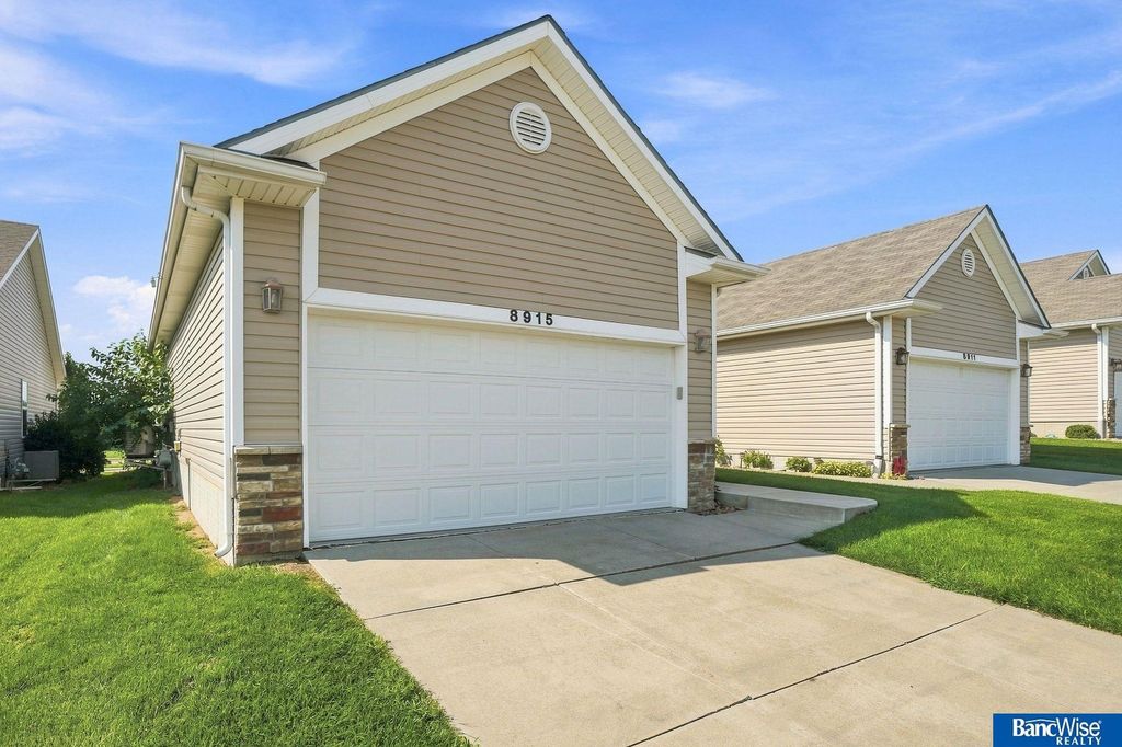 8915 Blacksmith Court, Lincoln, NE 68507
