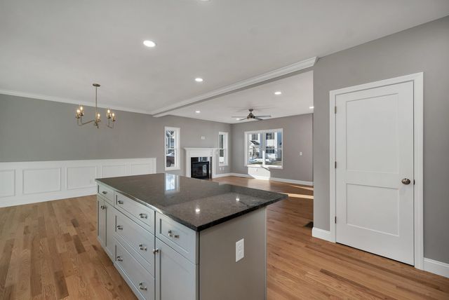 12 Shelburne Lane, Concord, NH 03301