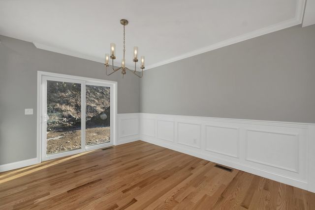 12 Shelburne Lane, Concord, NH 03301