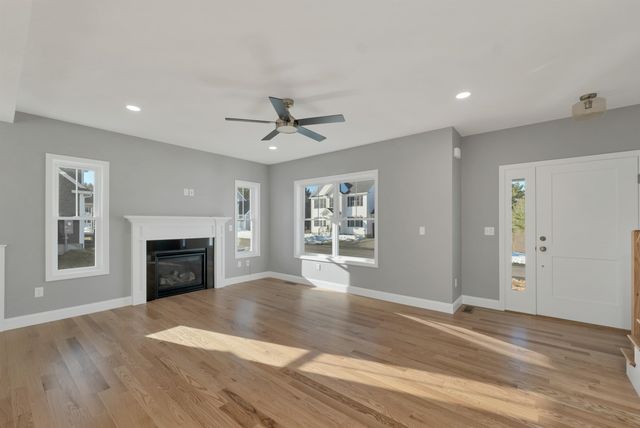 12 Shelburne Lane, Concord, NH 03301